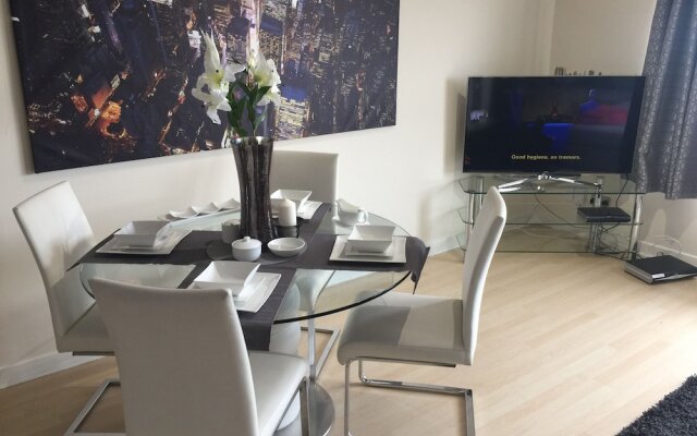 Finlay Drive City View Apartment