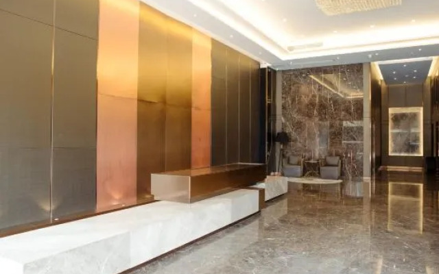 Zhongying Hotel (Foshanxi Railway Station Luocun Subway Station)