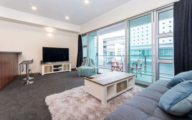 Waterfront Seaview Apt Hotel