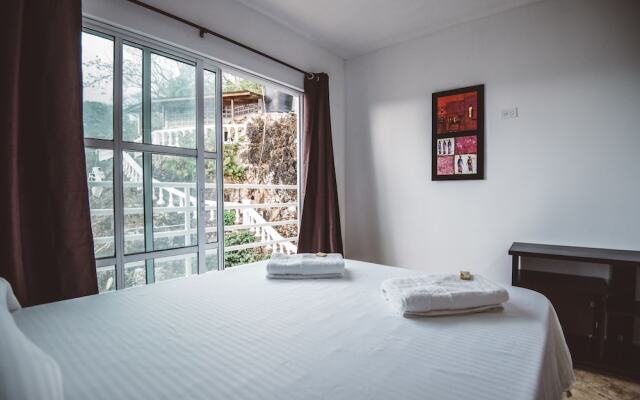 The Rock House Hostel - Adults Only