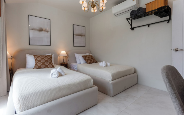 Newly Renovated Pool Villa with BBQ V296