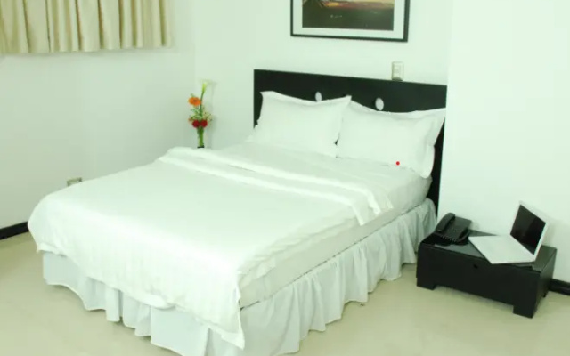 Portofino Plaza Hotel