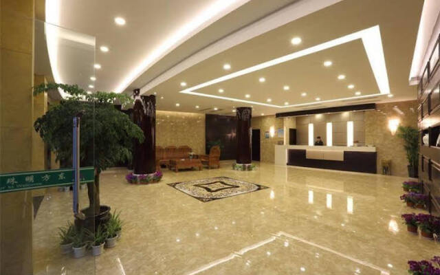 Oriental Pearl Grand Hotel