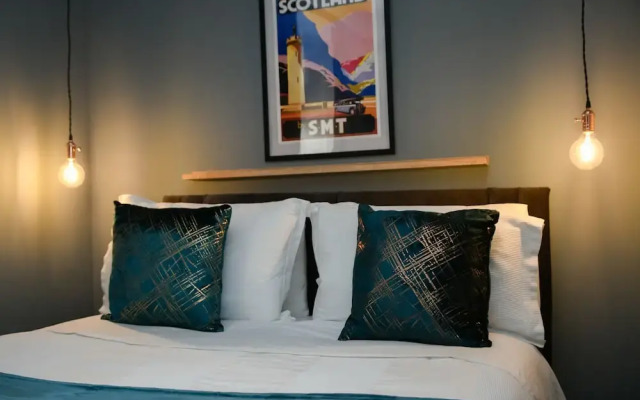 The Gallery Apartment