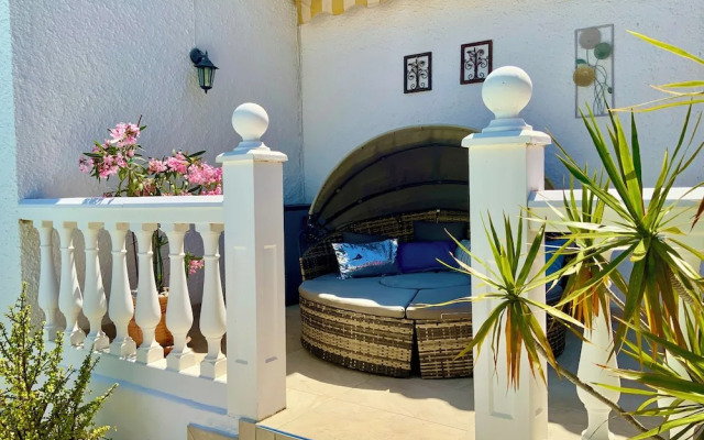 Villa With Pool, Walk to Beach, Restaurants, Shops