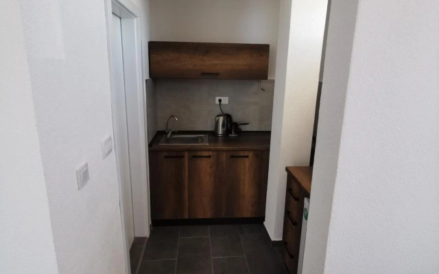 GOPO Guesthouse Elshani