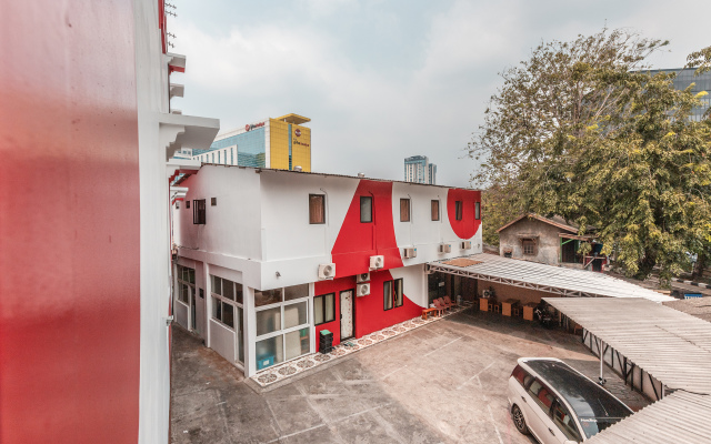 OYO 866 Idola Residence