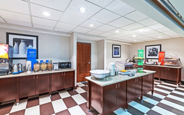 Hampton Inn & Suites Houston - Rosenberg