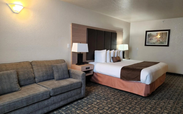 Ramada by Wyndham Lloydminster