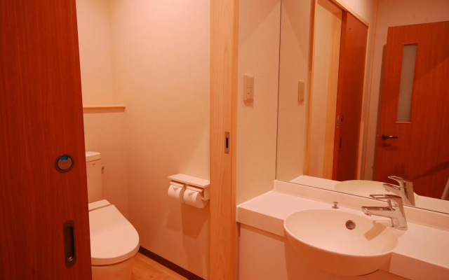 Koyasan Syukubo Zofukuin – Bathroom – Koya