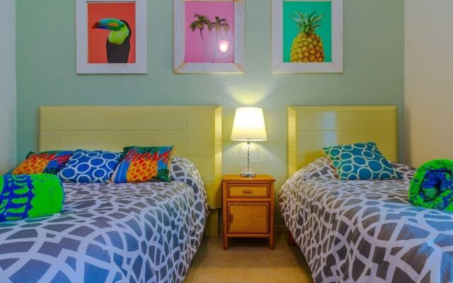 Dream Location! 2BR Near Beach+clubs!! Sleeps 6!!