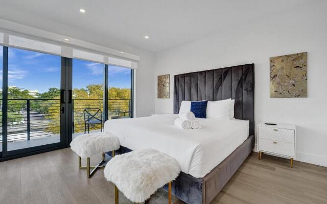Up East Townhomes by Nomada Residences