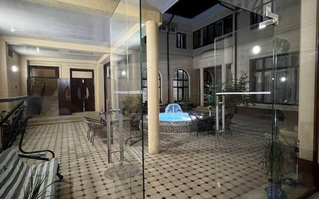 Alisher Hotel by SHOSH