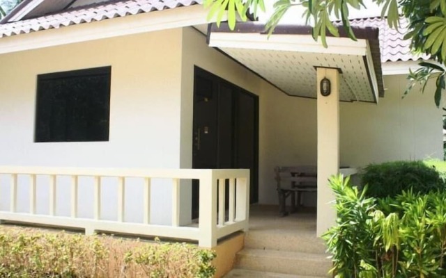 Baan Saen Sook Villas