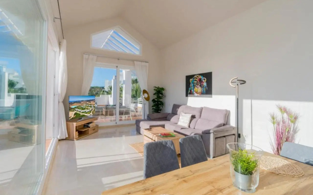 AL-321 Penthouse 3 bedrooms Alcazaba Lagoon