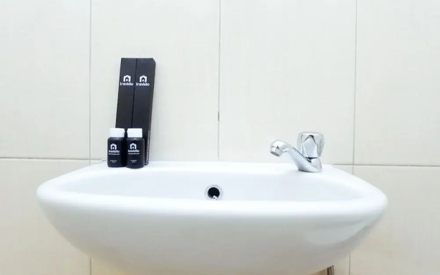 Spacious Studio Apartment at Pavilion Permata