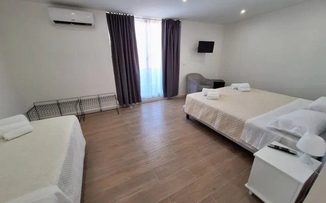 Room-triple Double Room