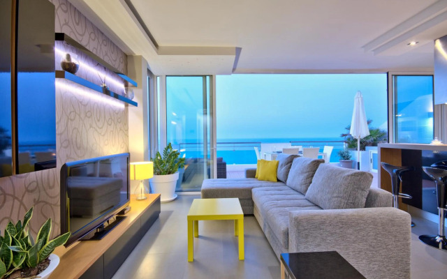 Magnificent Seafront 2-bedroom Sliema penthouse