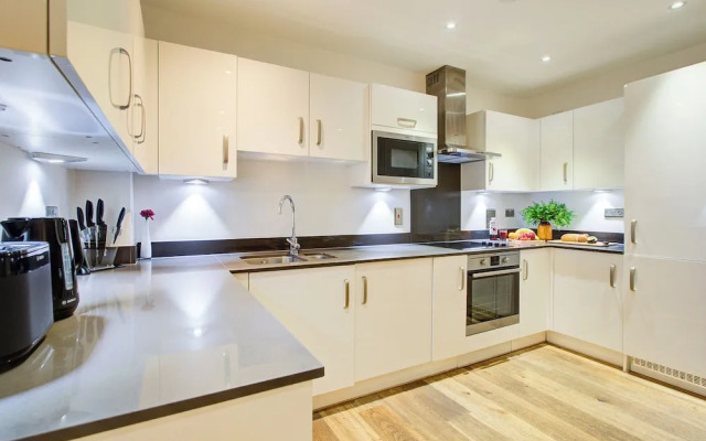 Hybrid Resi Greenwich