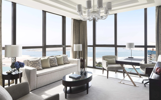 Bab Al Qasr Hotel