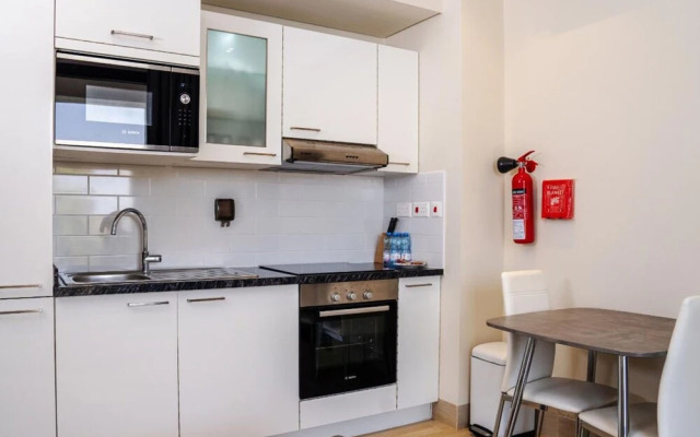 Chic Pool-view Studio With Balcony