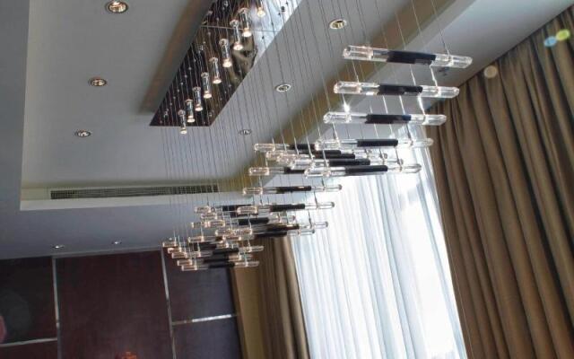 Renaissance Tianjin Lakeview Hotel