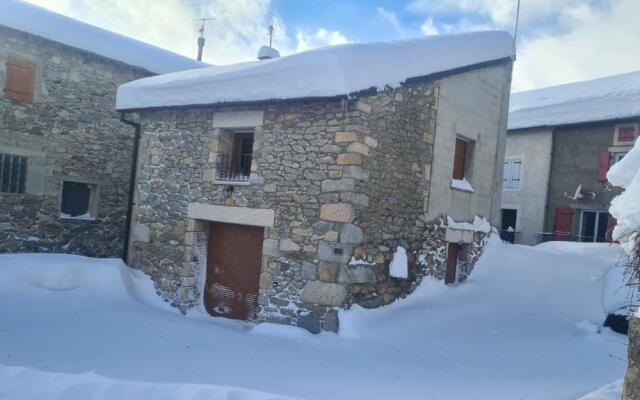 Grange de caractère en pierre al badiu