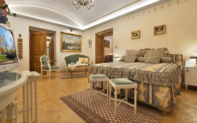 Luxurious Apartment Near River in Cezch Republic