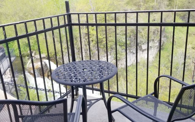 The Falls Inn - Walters Falls