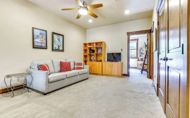 Ski Shuttle & Community Perks: Keystone Townhome