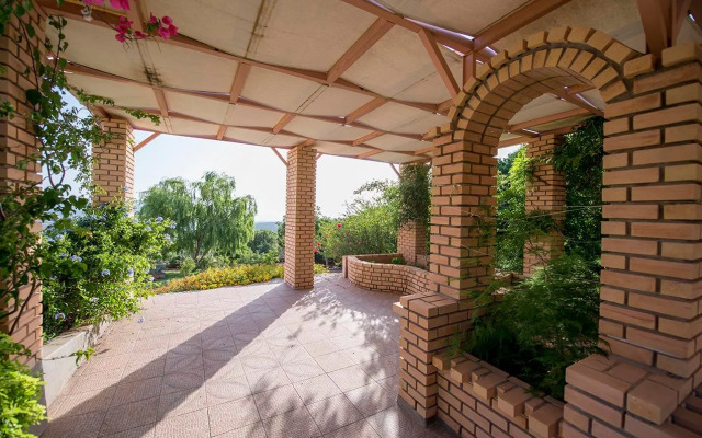 Sofia Mina Green Villa