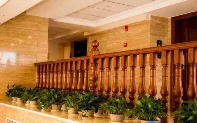 Kaiyang Tianping Hotel (High-speed Railway Station Jinhu Center)