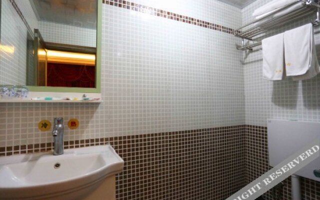 Hongyuan Business Hotel