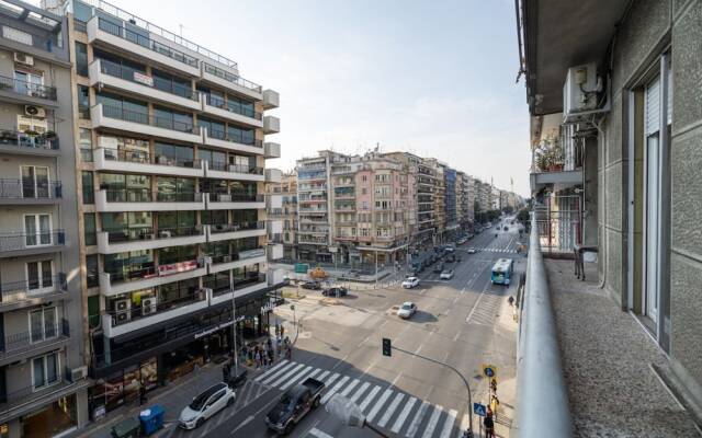 Egnatia Central Spacious 3 Bd Apt