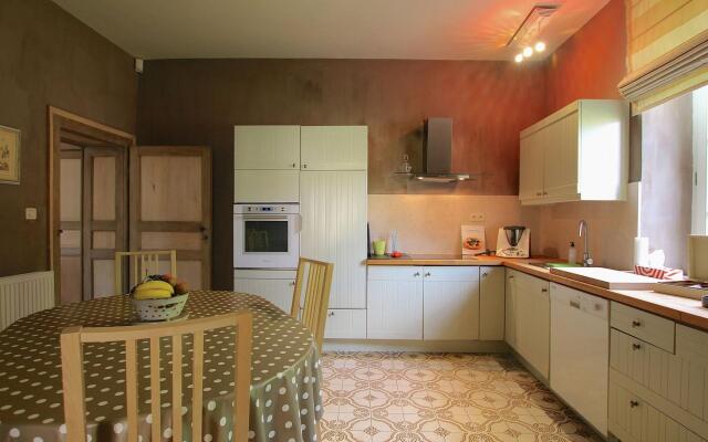 Unique Holiday Home in Virton With Jacuzzi