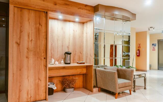 Cesar's Hotel La Merced