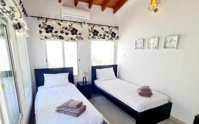 Villa Elysium, 3 bedrooms, pool, sea view & wifi