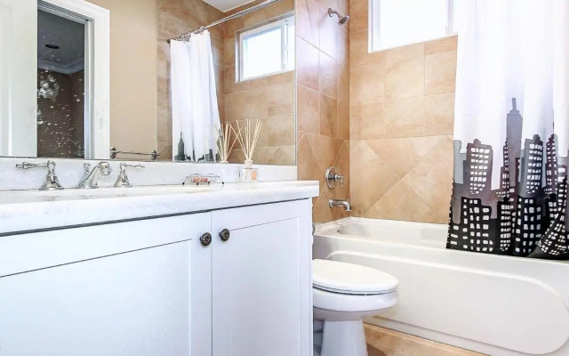 Vancouver Luxury Homestay