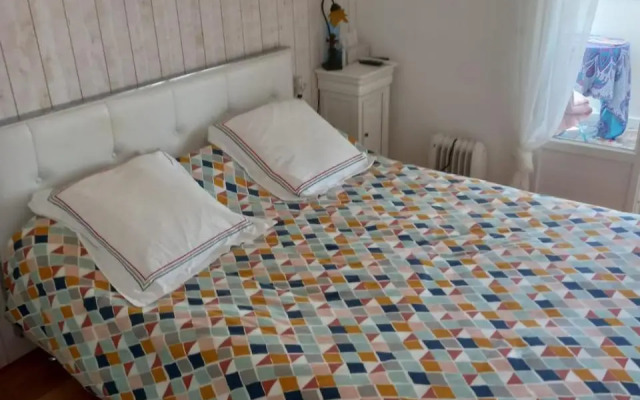 House with free parking, barbeque air conditioning