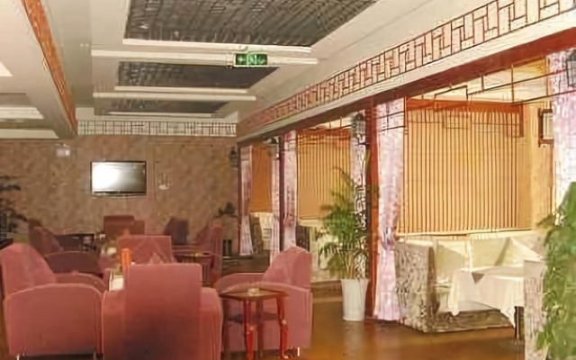 Luzhou Qianye Hotel