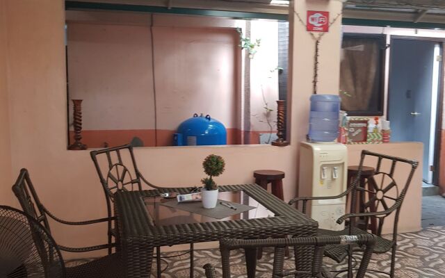 1st Street Park Apartelle
