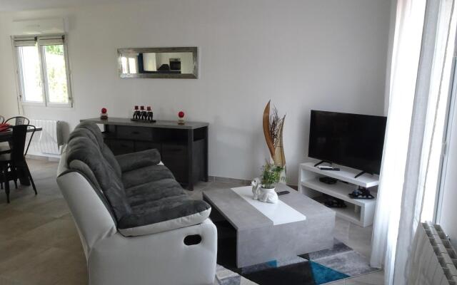 Semi-detached House, Brehal