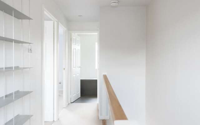 The Press House - Warm & Stylish 2BDR British Design Home in Jericho