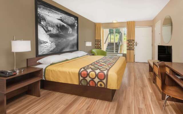 Super 8 by Wyndham Asheville Airport