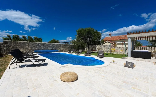 Villa Elder