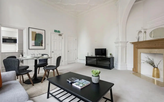 The Pavilion Road Suite Next to Sloane Square