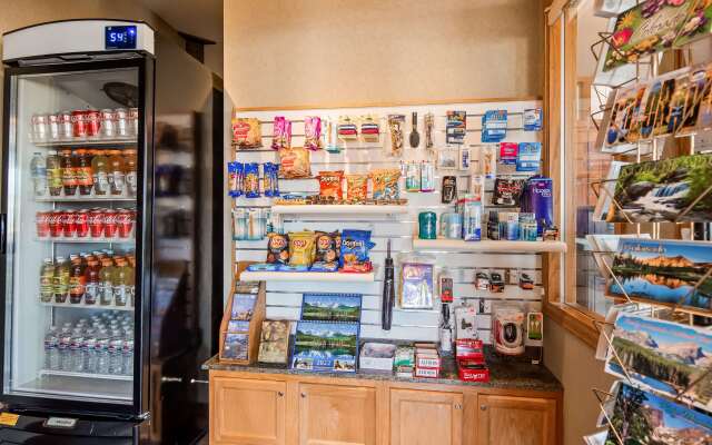 Best Western Plus Silver Saddle Inn