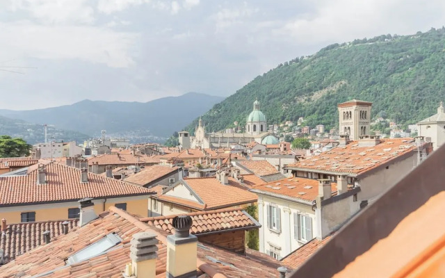 Rooftop Nest in Como City Center by Rent all Como