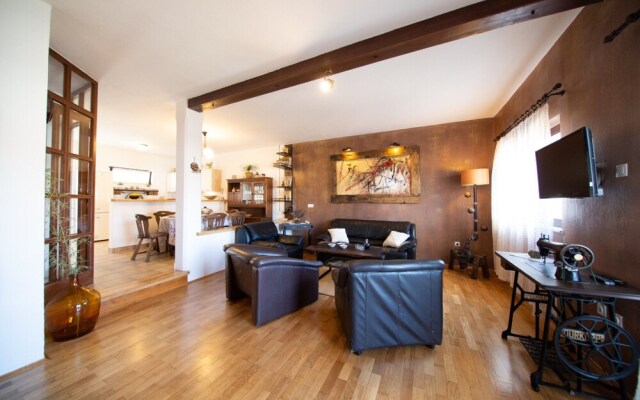 Luxury apt Near sea With Terraces and Balconies