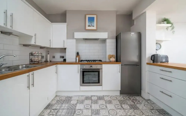 2Bedroom flat with garden in Battersea